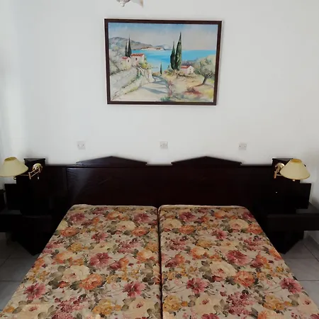 Nikos * Pefki (Evia)